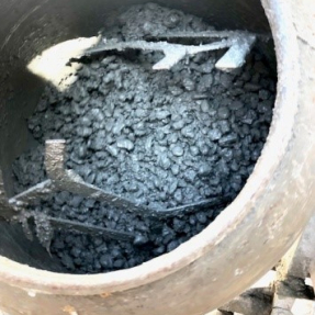 Amasada de hormigón con sustitución de áridos naturales por áridos ligeros artificiales / Mass concrete with substitution of natural aggregates with  lightweight aggregate of fly ash from biomass